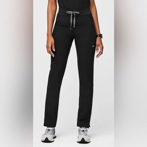 Figs Black Straight-Leg Cargo Scrub Pants